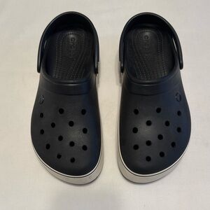 Men's Classic Crocs Clogs size 8. Only lightly worn. EUC. Black w/white trim.